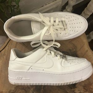 Nike Air Force Sage Low Triple White